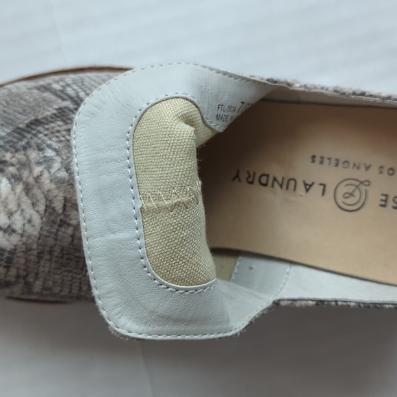 Chinese Laundry Snakeskin Print Western Heeled Booties 7 Gray Silver Metallic - Picture 15 of 16